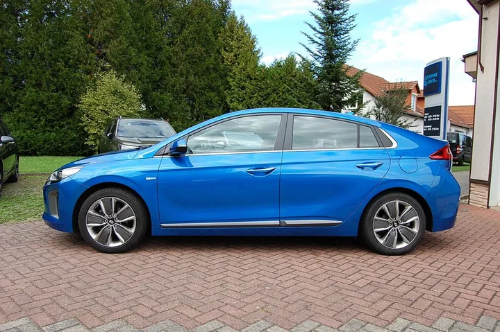 Hyundai IONIQ
