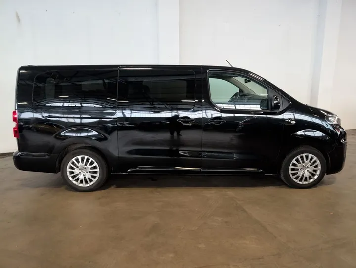 Peugeot Traveller
