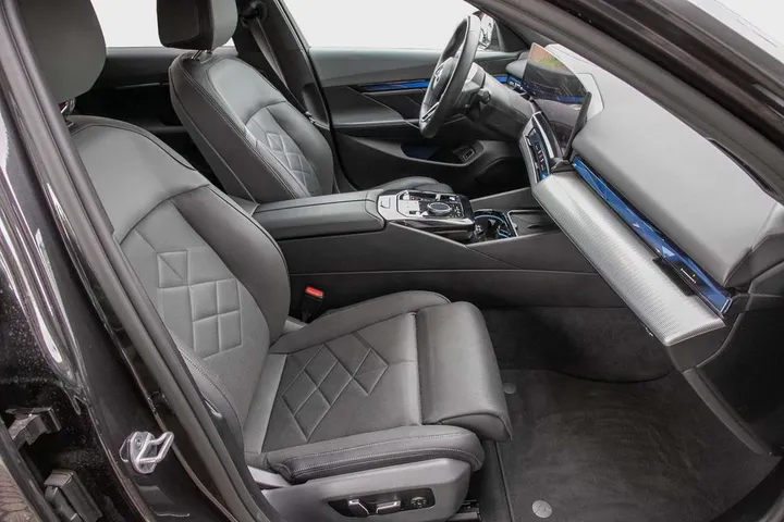 BMW i5