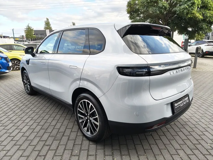 Leapmotor B10