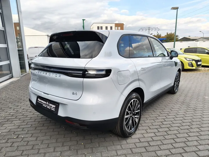 Leapmotor B10