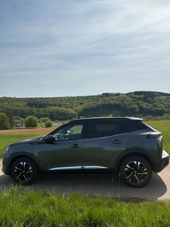 Peugeot e-2008