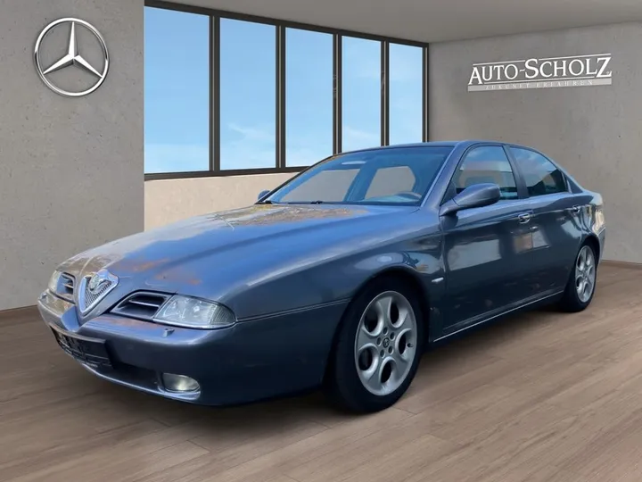 Alfa Romeo 166