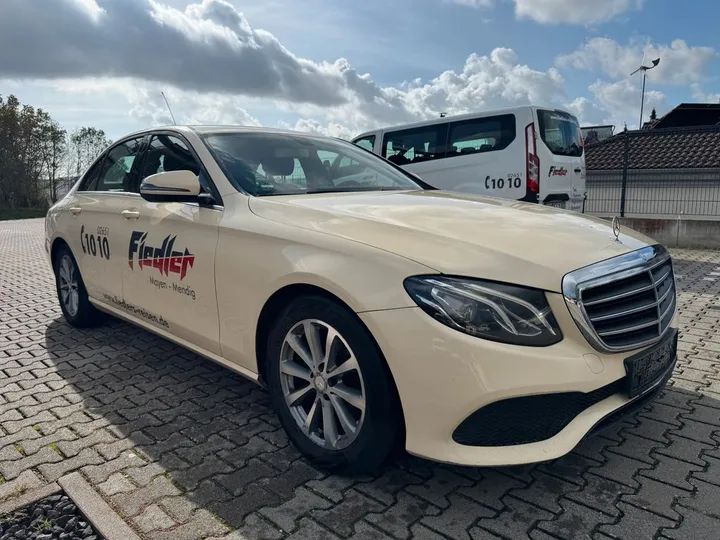 Mercedes-Benz E 200