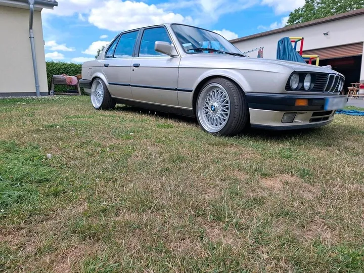 BMW 324
