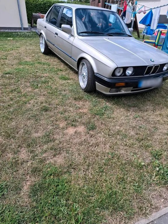 BMW 324