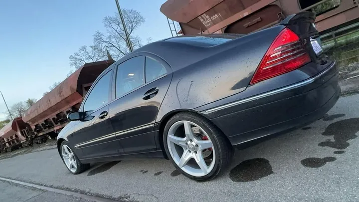 Mercedes-Benz C 320