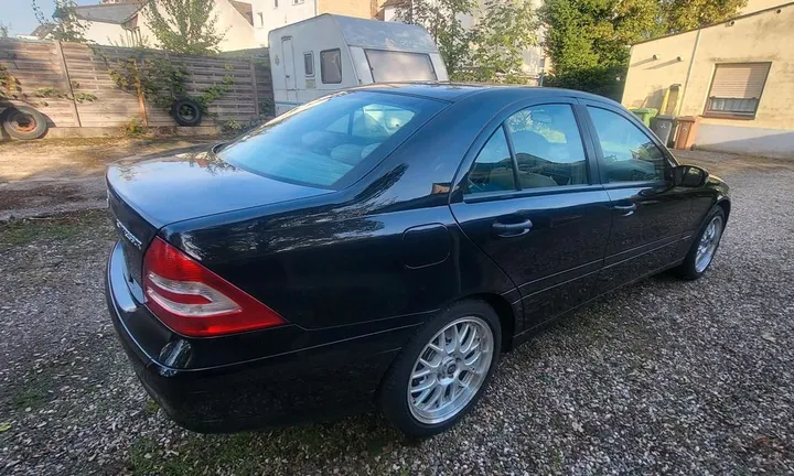 Mercedes-Benz C 180