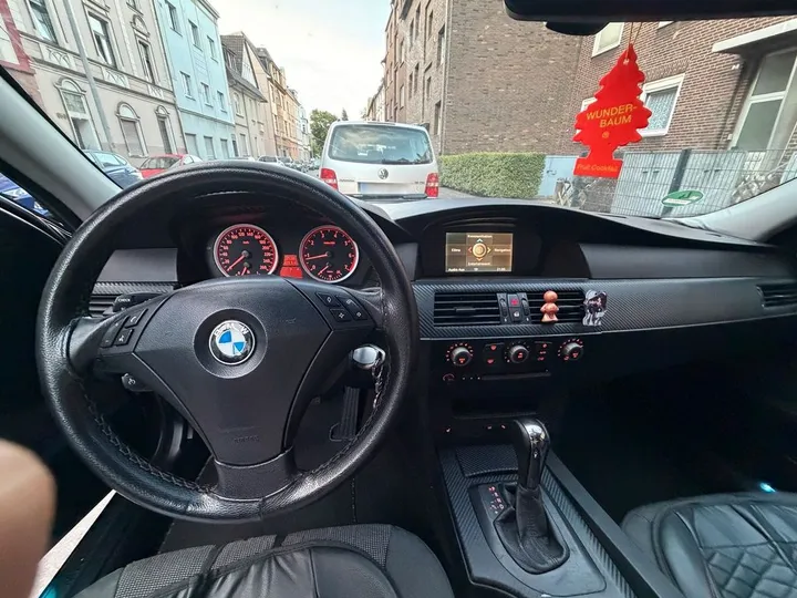 BMW 525