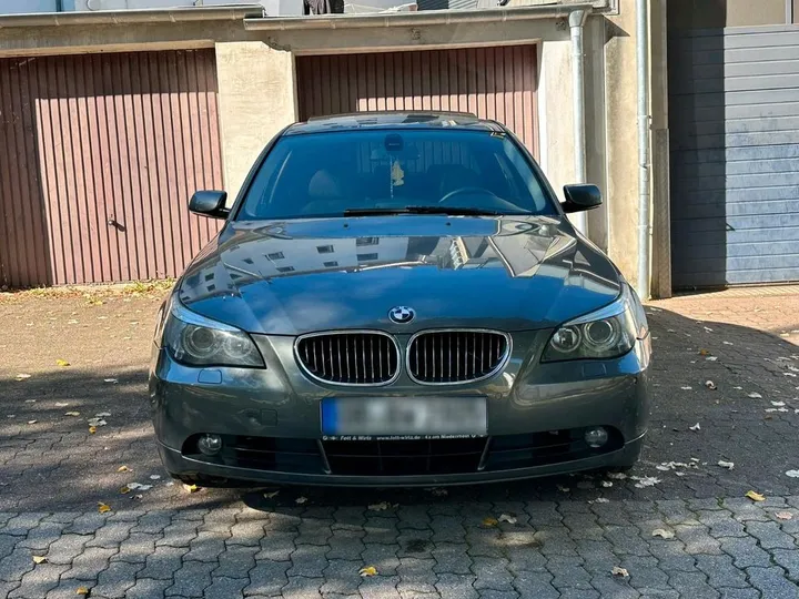 BMW 525