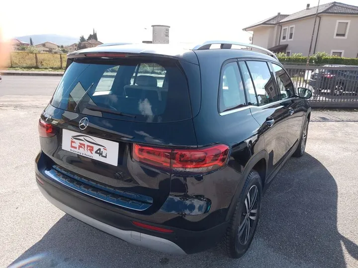Mercedes-Benz GLB 180