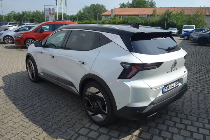 Renault Scenic E-TECH