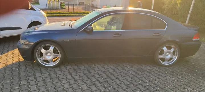 BMW 735