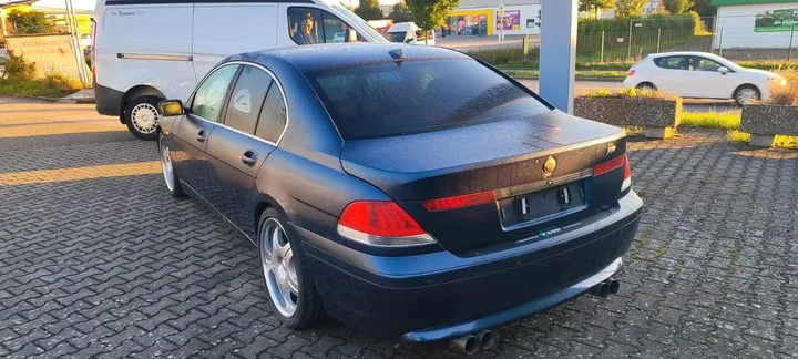 BMW 735