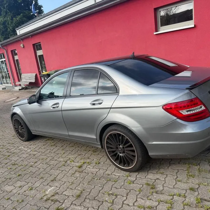 Mercedes-Benz C 200