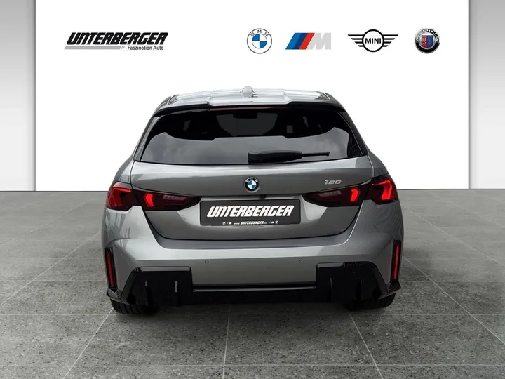 BMW 120