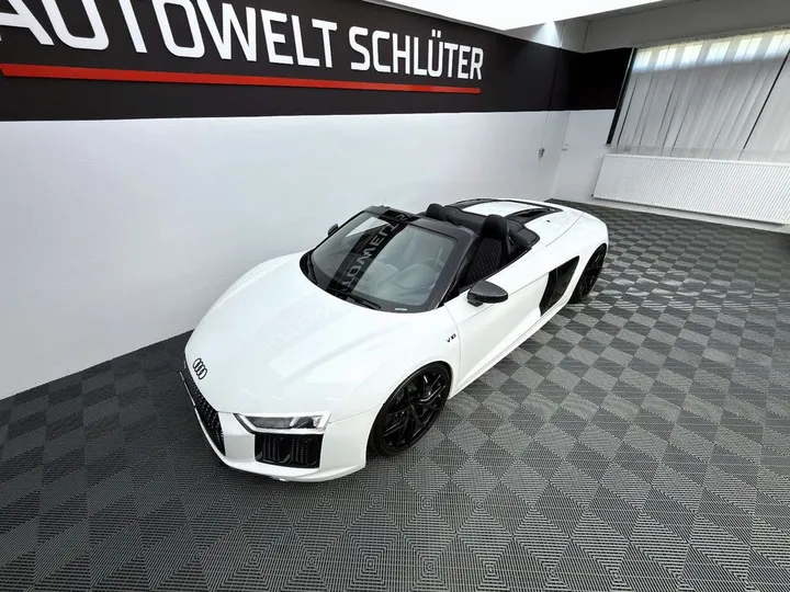 Audi R8
