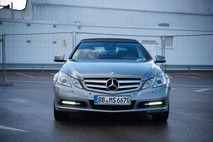 Mercedes-Benz E 200