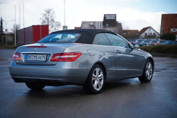 Mercedes-Benz E 200