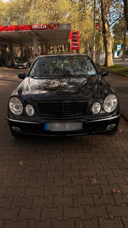 Mercedes-Benz E 200