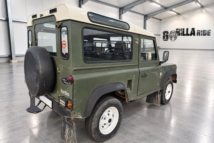 Land Rover Defender