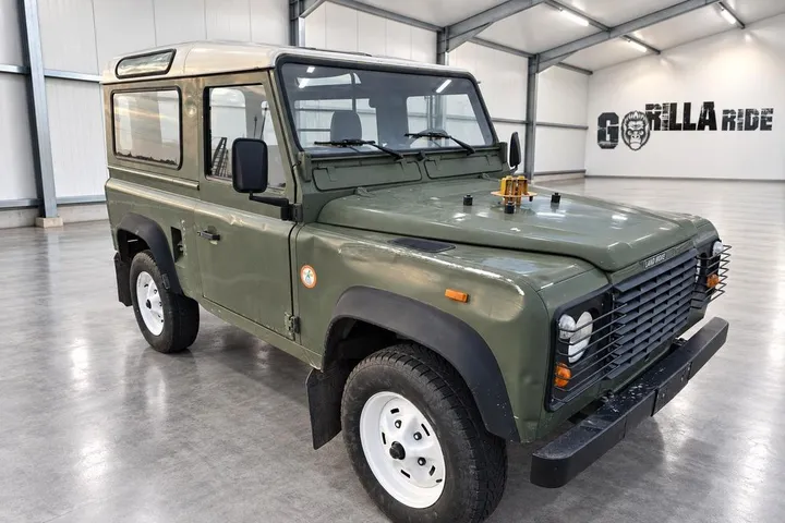 Land Rover Defender
