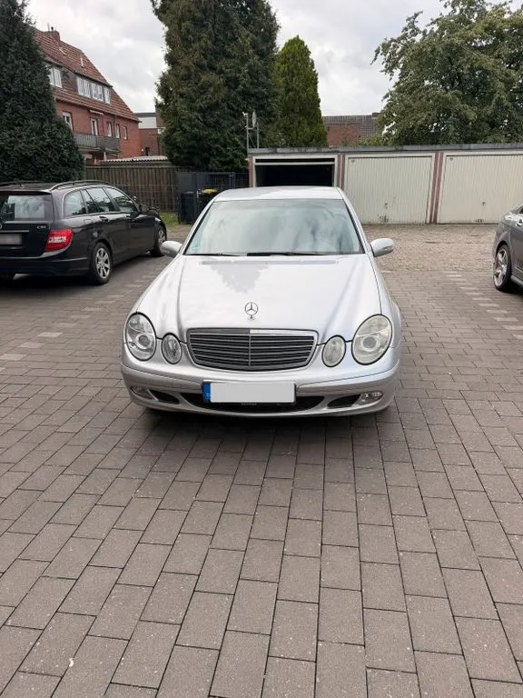Mercedes-Benz E 220