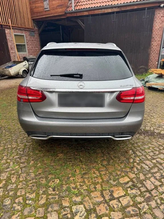 Mercedes-Benz C 220