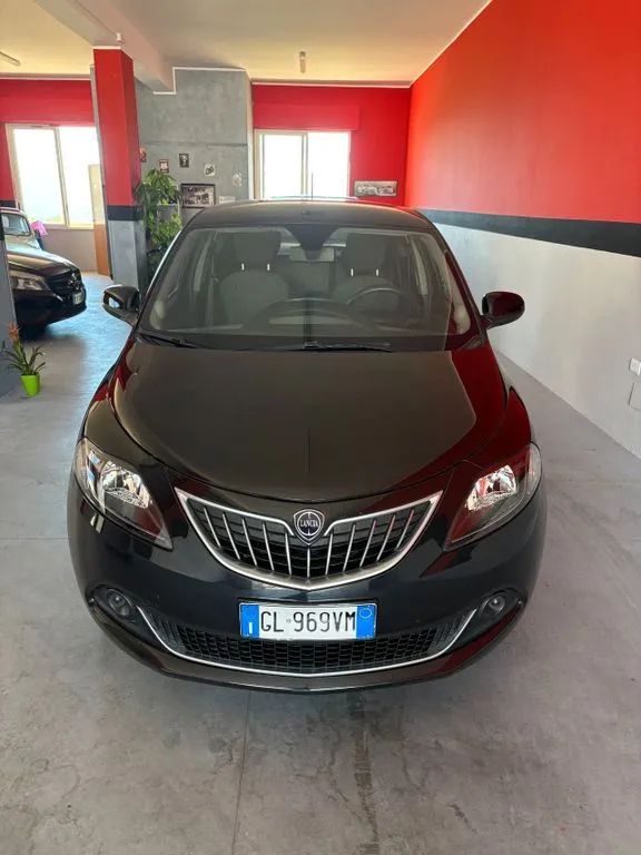 Lancia Ypsilon