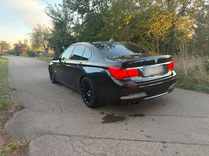 BMW 730