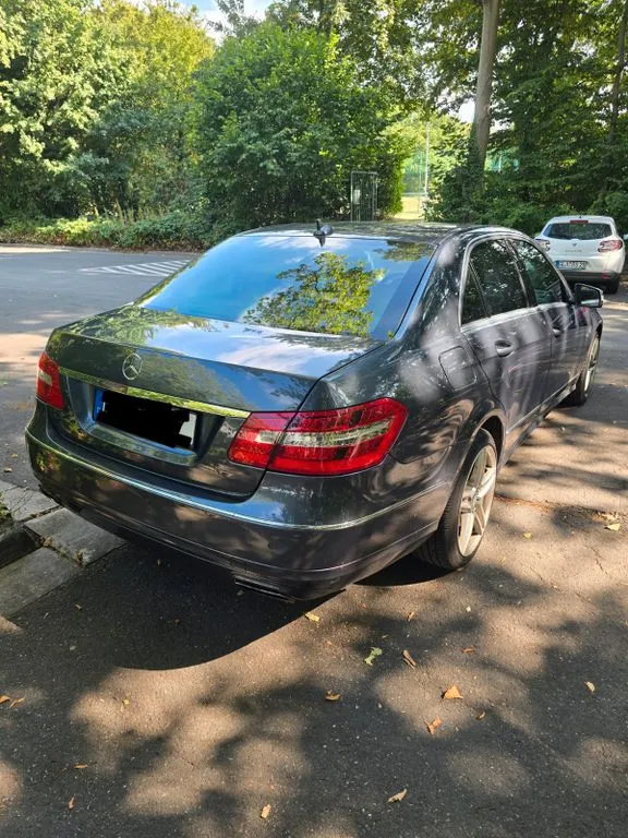 Mercedes-Benz E 220