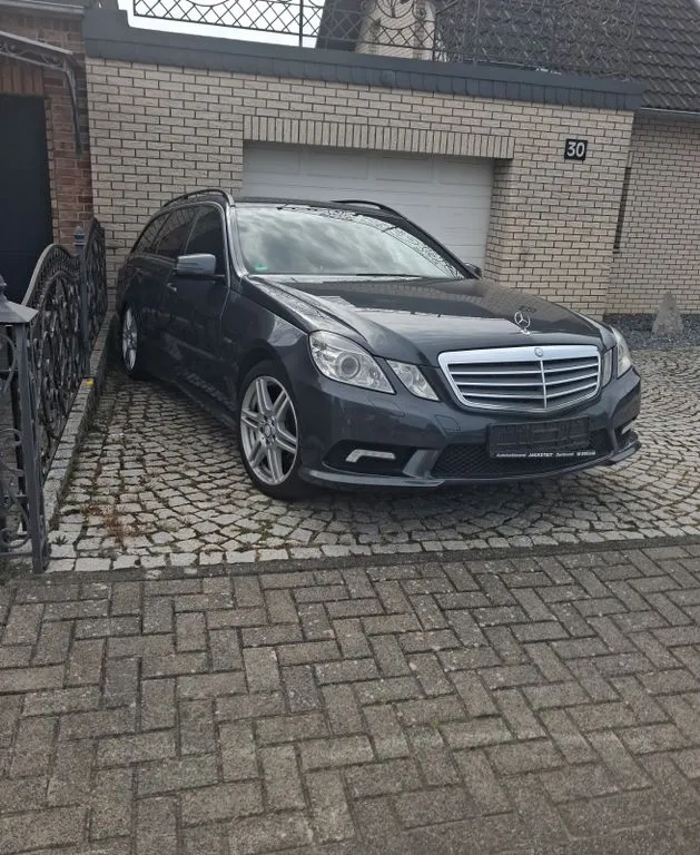 Mercedes-Benz 200