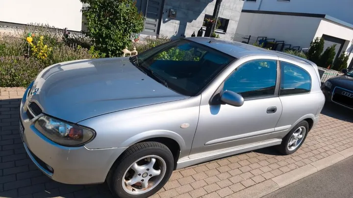 Nissan Almera