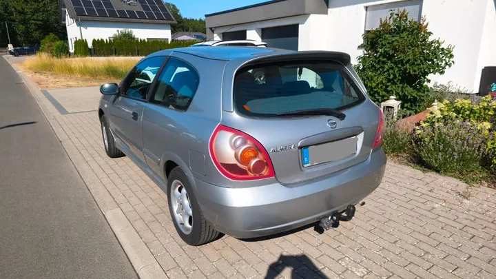 Nissan Almera