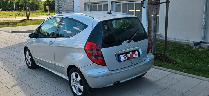 Mercedes-Benz A 180
