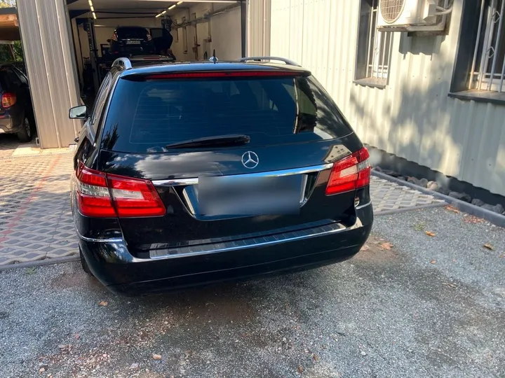 Mercedes-Benz E 200