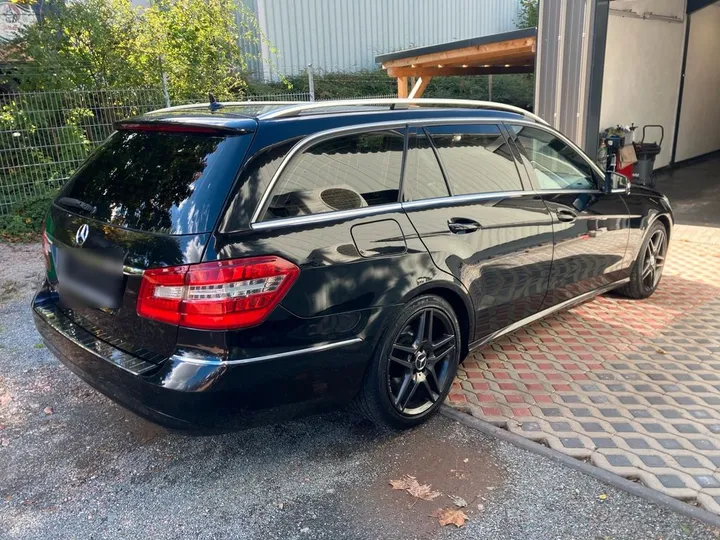 Mercedes-Benz E 200