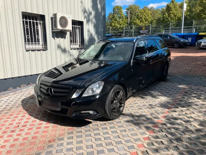 Mercedes-Benz E 200