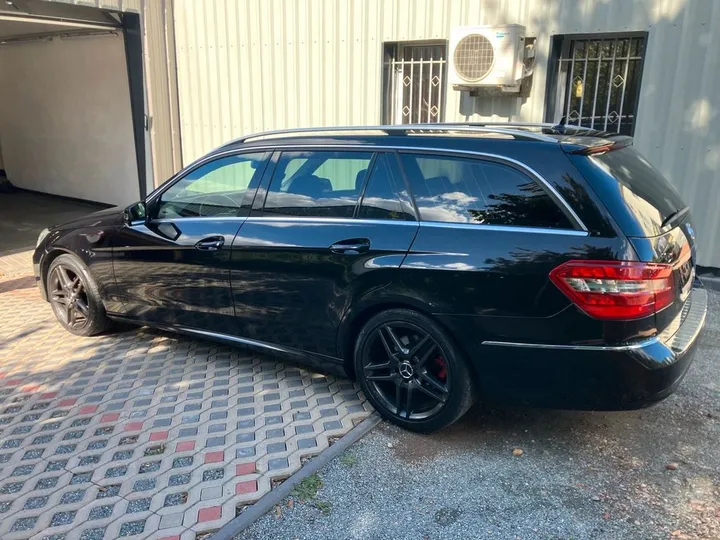 Mercedes-Benz E 200