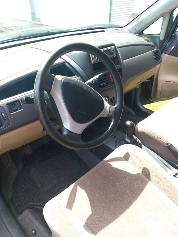 Suzuki Liana