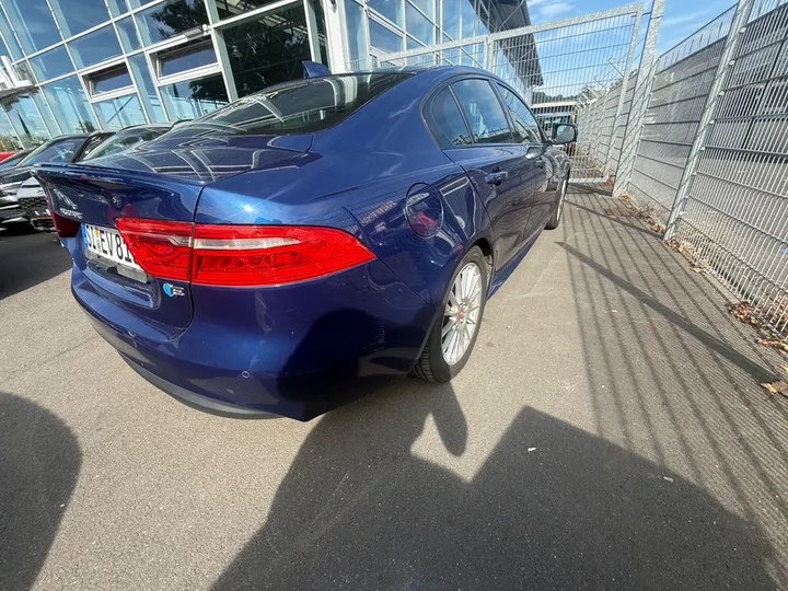 Jaguar XE