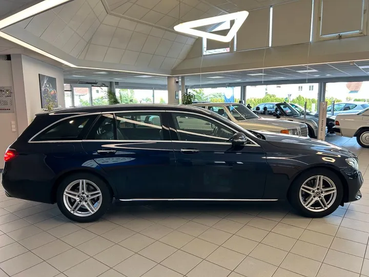 Mercedes-Benz E 220