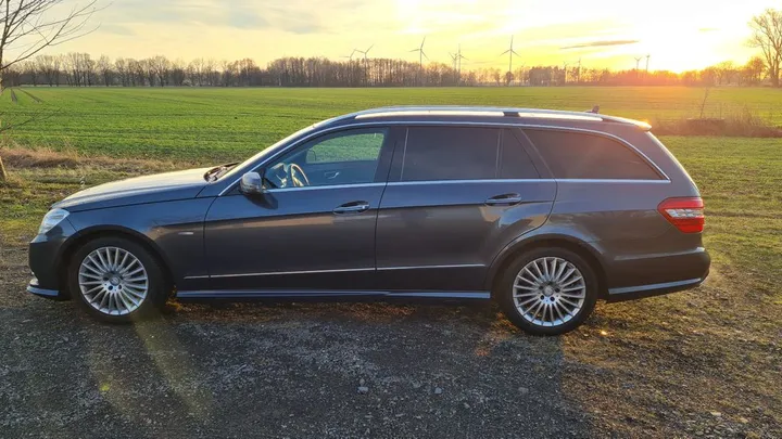 Mercedes-Benz E 200