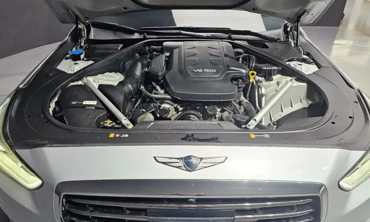 Genesis EQ900