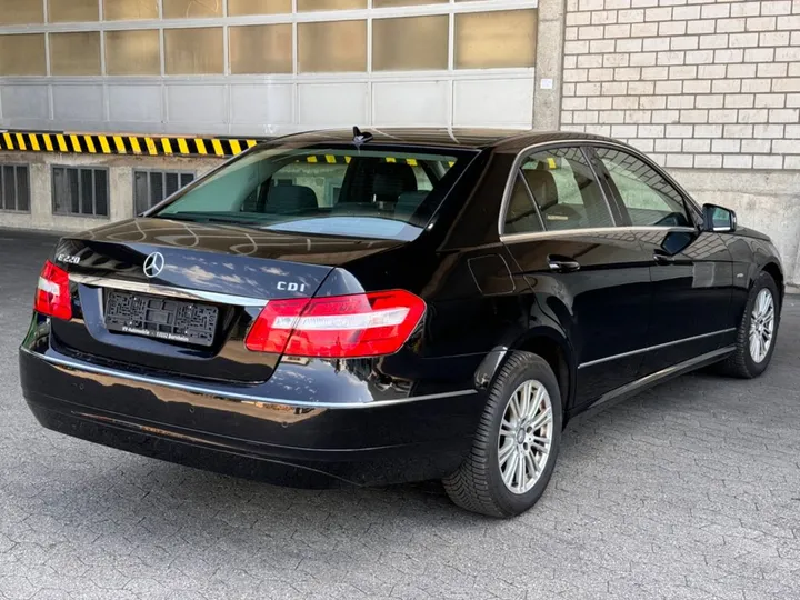 Mercedes-Benz E 220