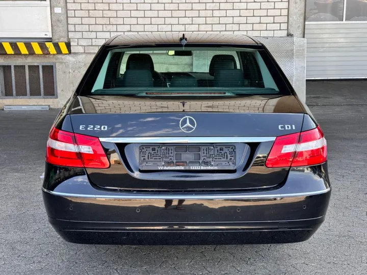 Mercedes-Benz E 220