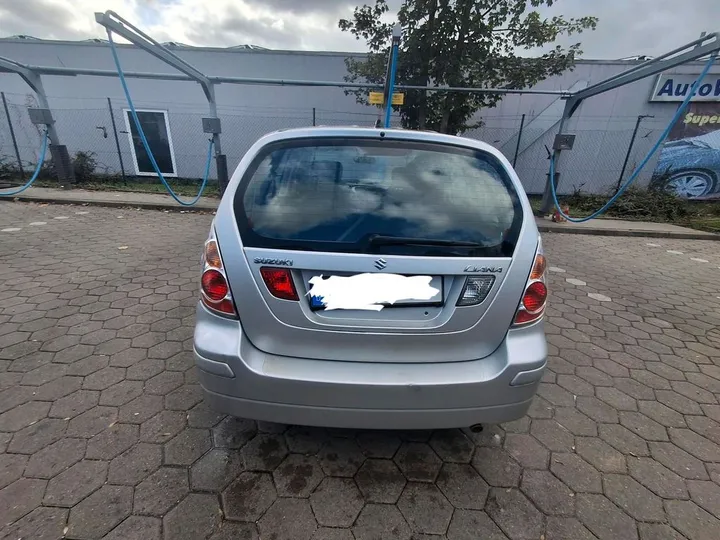 Suzuki Liana