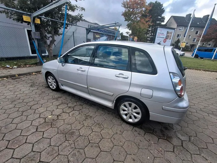 Suzuki Liana