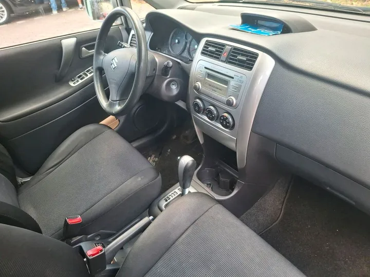 Suzuki Liana