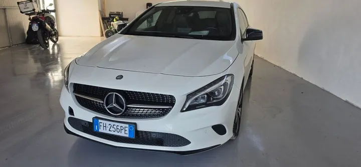 Mercedes-Benz CLA 200